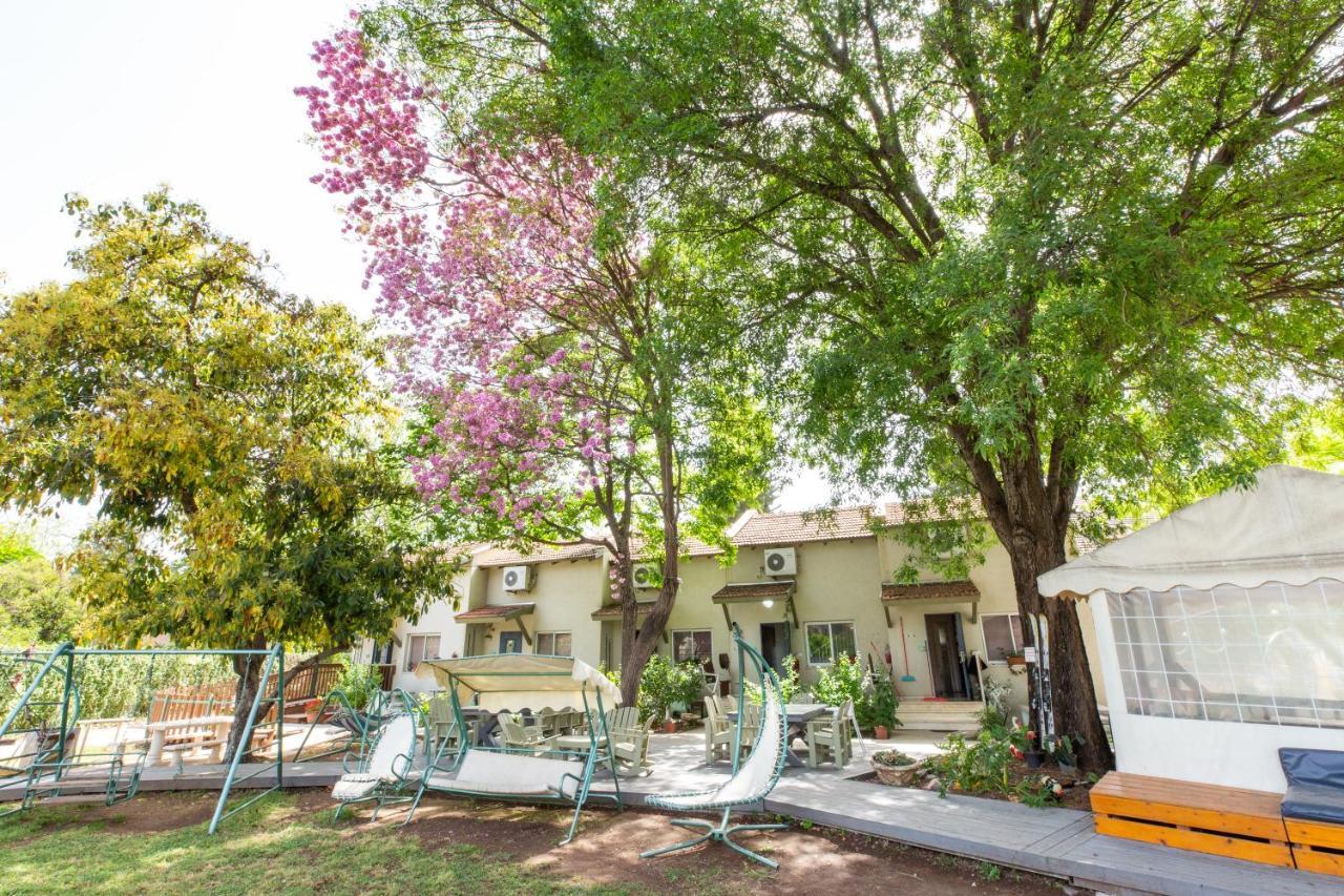 Nuriel Fruit & Guest House Sheʼar Yashuv Eksteriør bilde